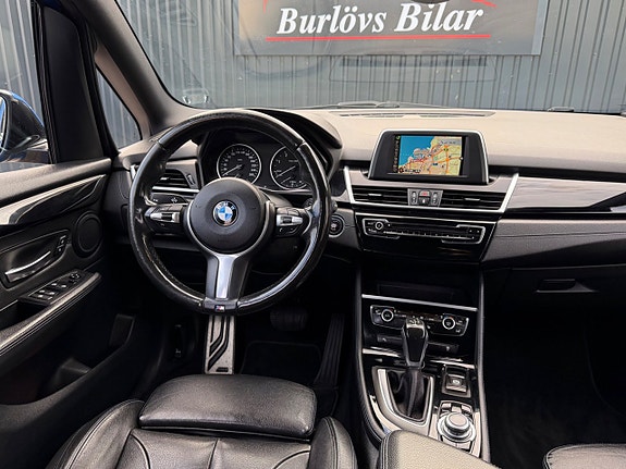 BMW 218d 15 of 17