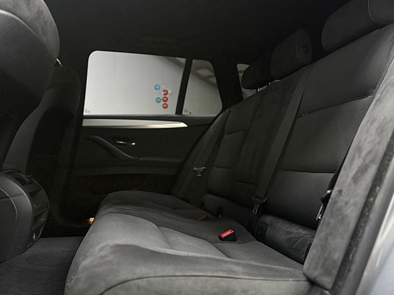 BMW 520d 12 of 16