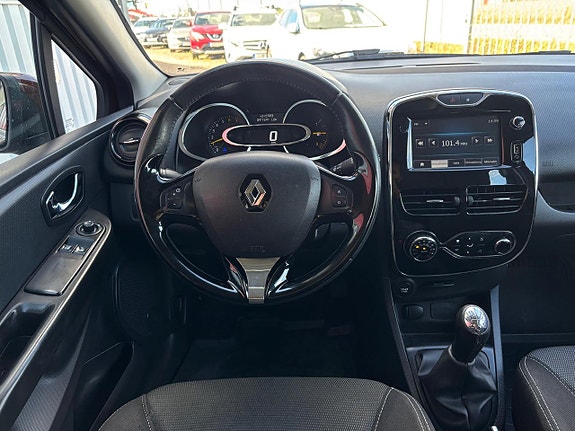 Renault Clio 10 of 21