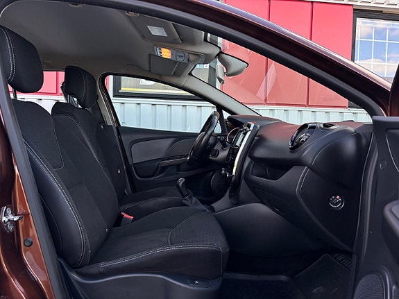 Renault Clio 16 of 21