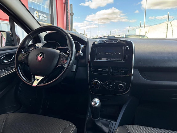 Renault Clio 11 of 21