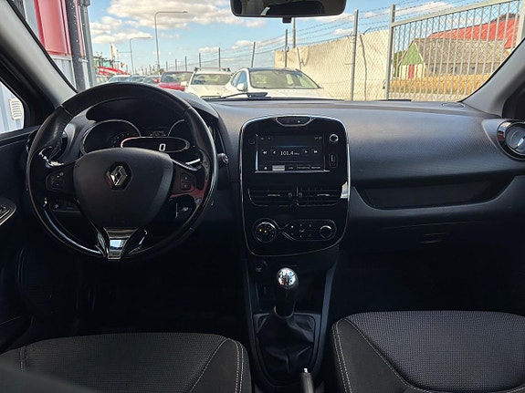 Renault Clio 9 of 21