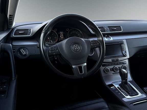 Volkswagen Passat 6 of 9