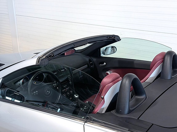 Mercedes-Benz SLK200 8 of 14