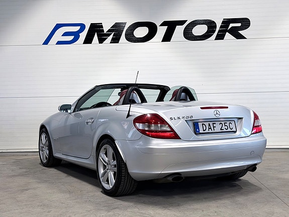 Mercedes-Benz SLK200 10 of 14