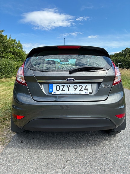 Ford Fiesta 4 of 6