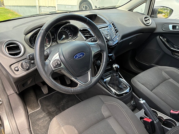 Ford Fiesta 5 of 6