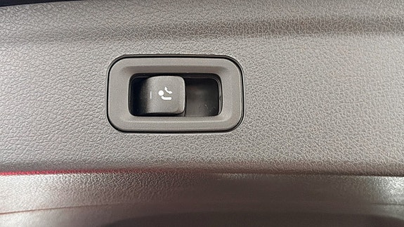 Mercedes-Benz GLE53 6 of 12