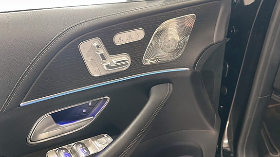Mercedes-Benz GLE53 9 of 12