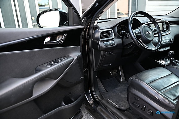 Kia Sorento 6 of 25