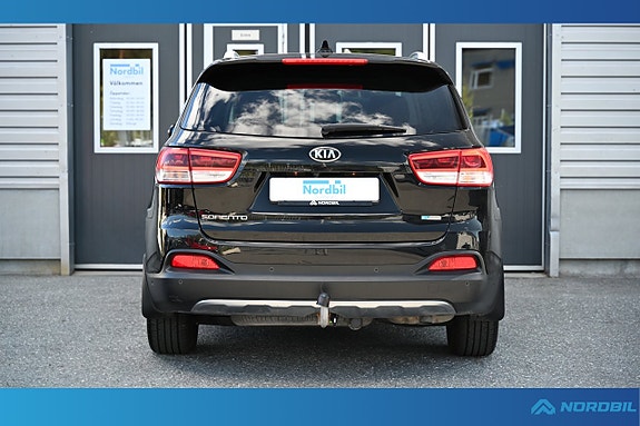 Kia Sorento 4 of 25