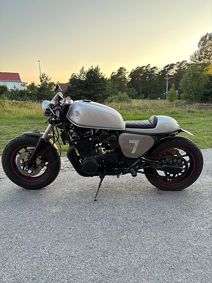 Suzuki GSX 1100EF 2 of 5