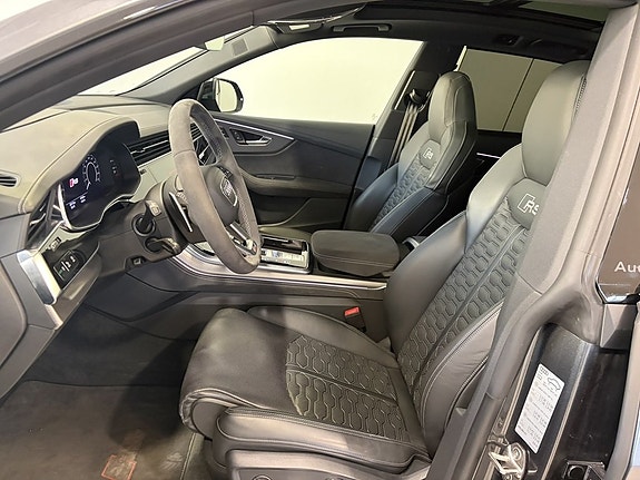 Audi RS Q8 9 of 16