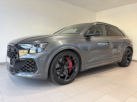 Audi RS Q8 2 of 16