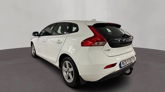 Volvo V40 9 of 17