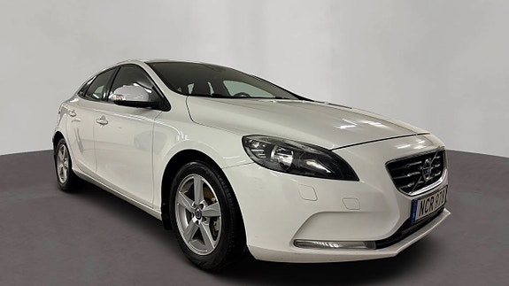 Volvo V40 4 of 17