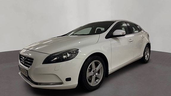 Volvo V40 10 of 17