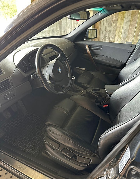 BMW X3 9 of 12
