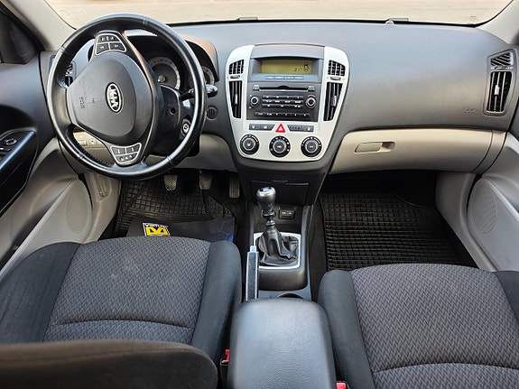 Kia Ceed 5 of 23