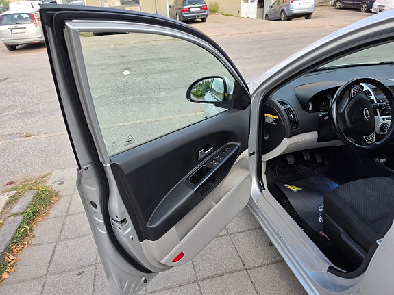 Kia Ceed 13 of 23