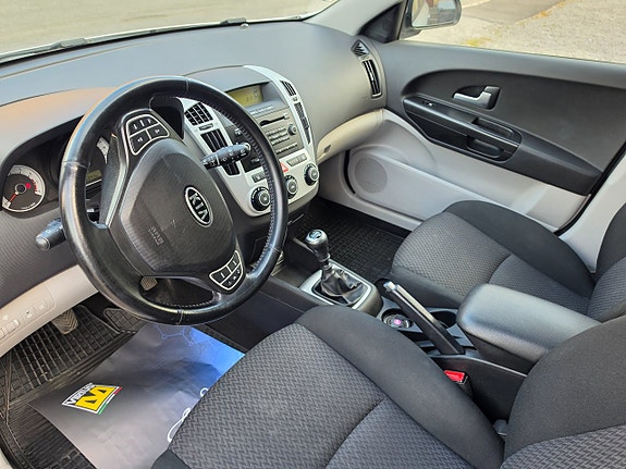 Kia Ceed 18 of 23