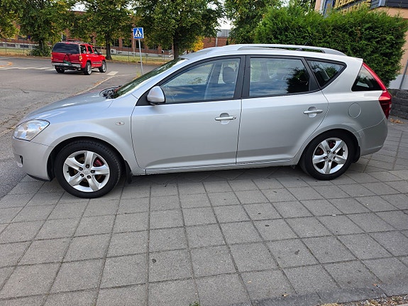 Kia Ceed 8 of 23