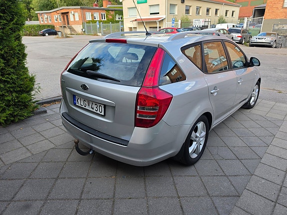 Kia Ceed 3 of 23