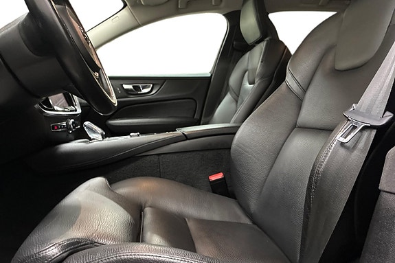 Volvo V60 13 of 24