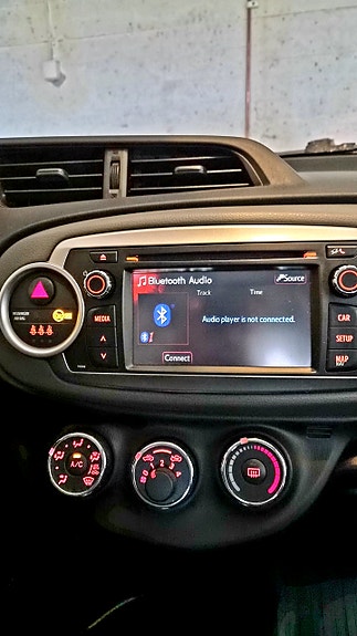 Toyota Yaris 7 of 9