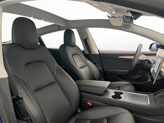 Tesla Model 3 13 of 30