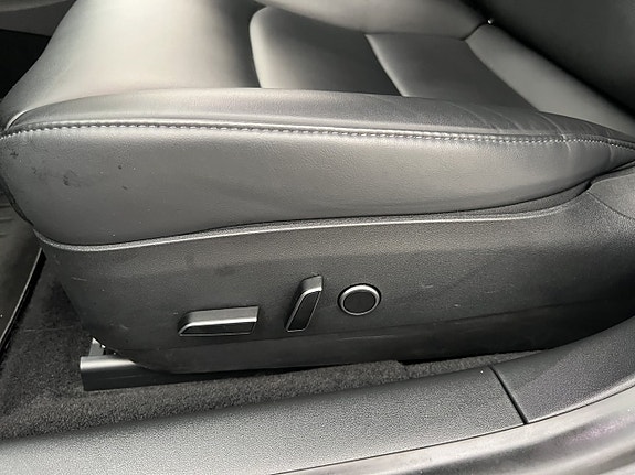 Tesla Model 3 30 of 30