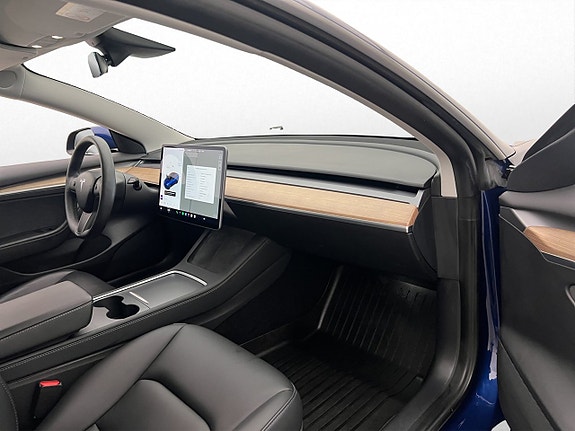 Tesla Model 3 14 of 30