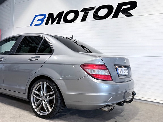 Mercedes-Benz C180 5 of 14