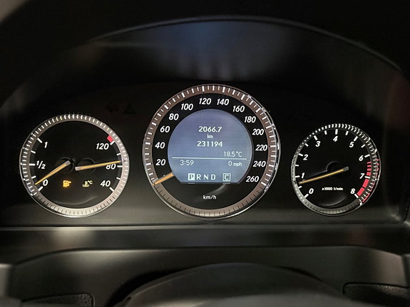 Mercedes-Benz C180 14 of 14