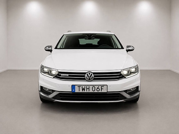 Volkswagen Passat Alltrack 3 of 14