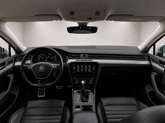 Volkswagen Passat Alltrack 8 of 14