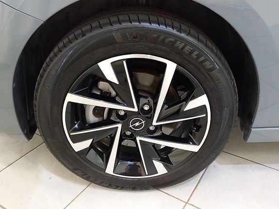 Opel Corsa 12 of 14