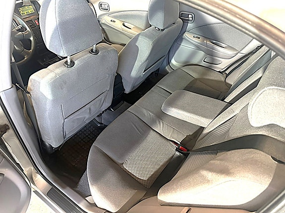Nissan Almera 7 of 7