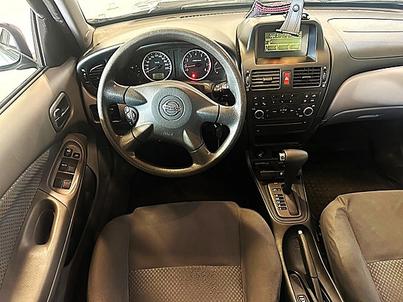 Nissan Almera 5 of 7