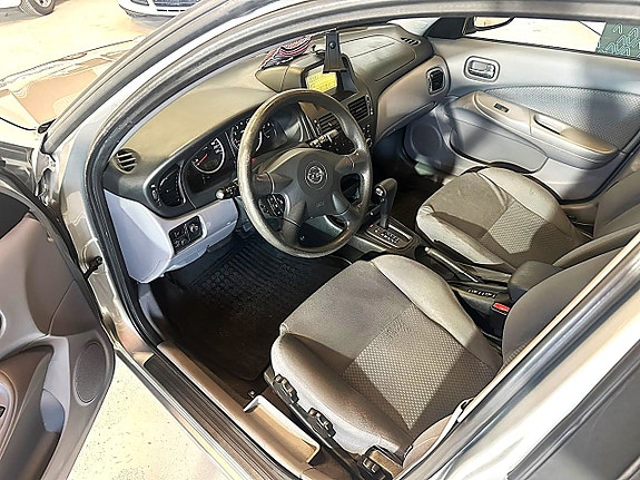 Nissan Almera 6 of 7