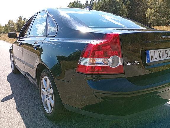 Volvo S40 2 of 6