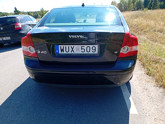 Volvo S40 3 of 6