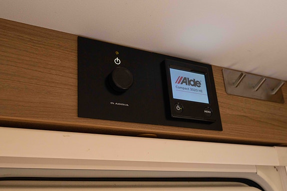 Adria Adora  542 UL 13 of 16