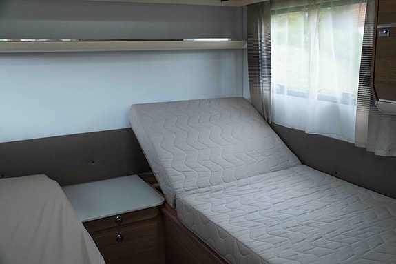 Adria Adora  542 UL 5 of 16
