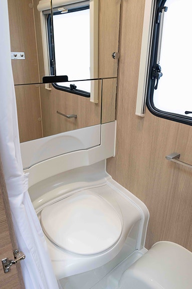 Adria Adora  542 UL 10 of 16