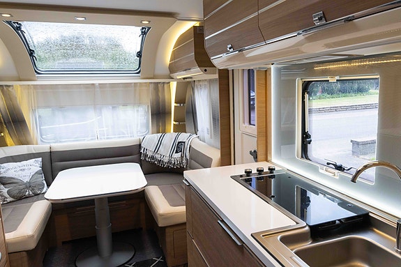 Adria Adora  542 UL 2 of 16