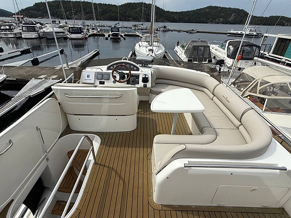 Princess 40 flybridge 4 of 10