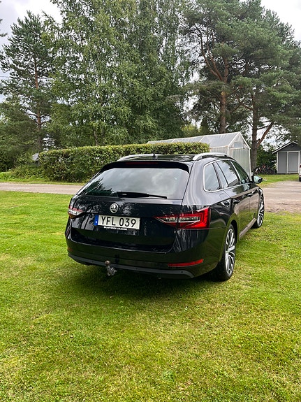 Skoda Superb 4 of 5