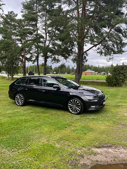 Skoda Superb 2 of 5