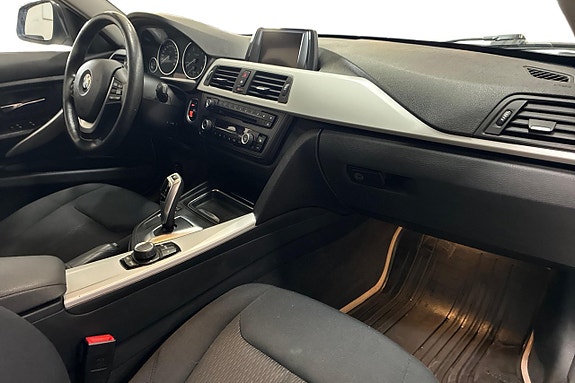 BMW 320d 14 of 25